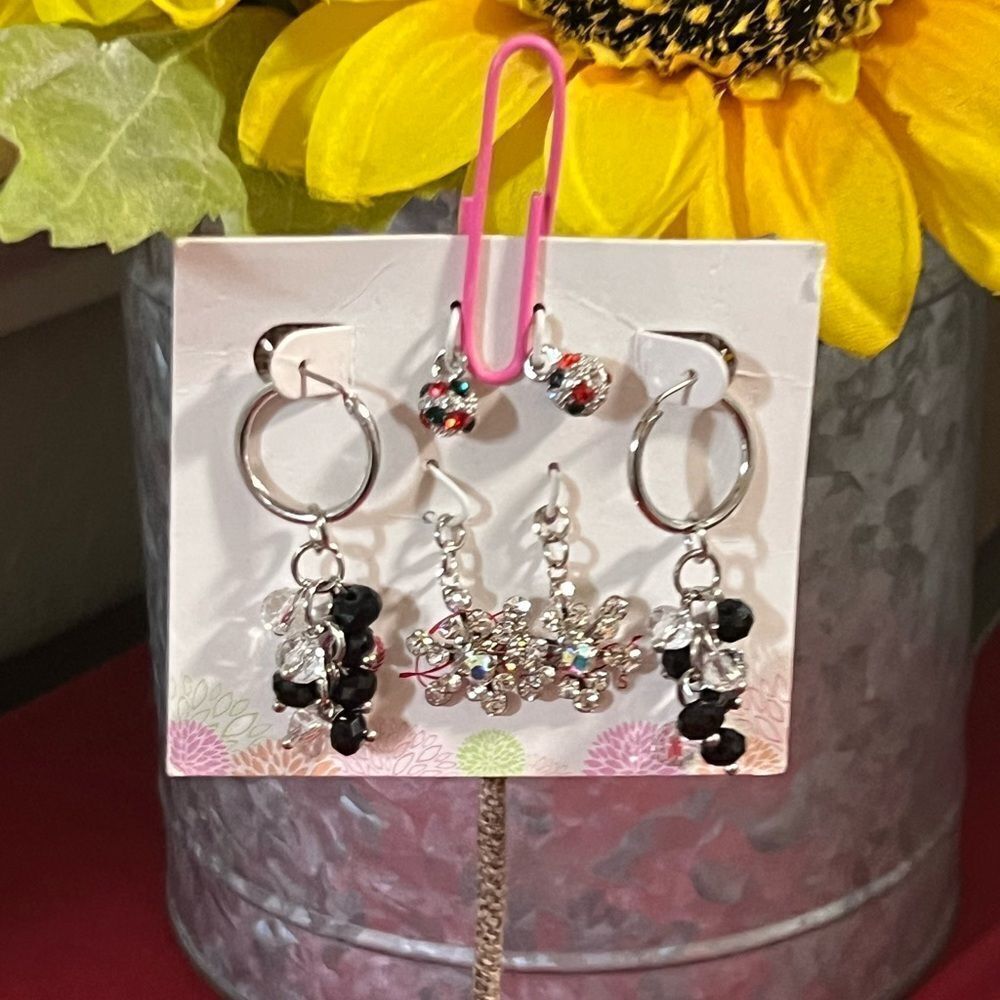 Premier Designs Holiday Silver and Black Beaded Earrings Set #PNER1